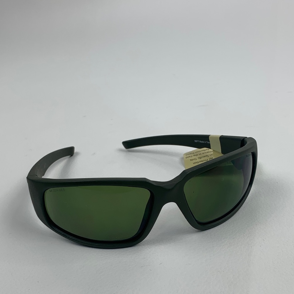 Solarbat Mens Green sport Field Sunglasses Green Lenses Non polarized New NWT